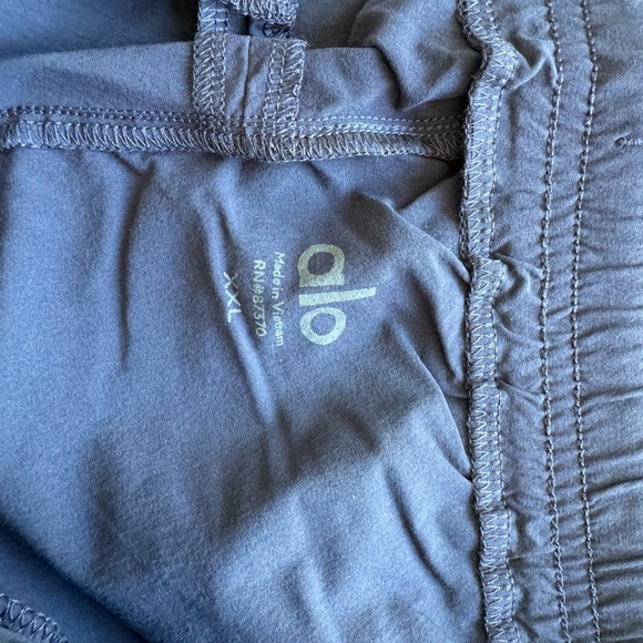 Alo 7/8 Pants NWT - Picture 4 of 6